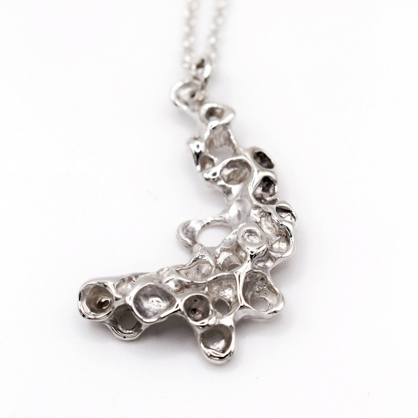 Raíz silver pendant necklace inspired by barnacles, sea inspired jewelry by Naturalesa Jewelry