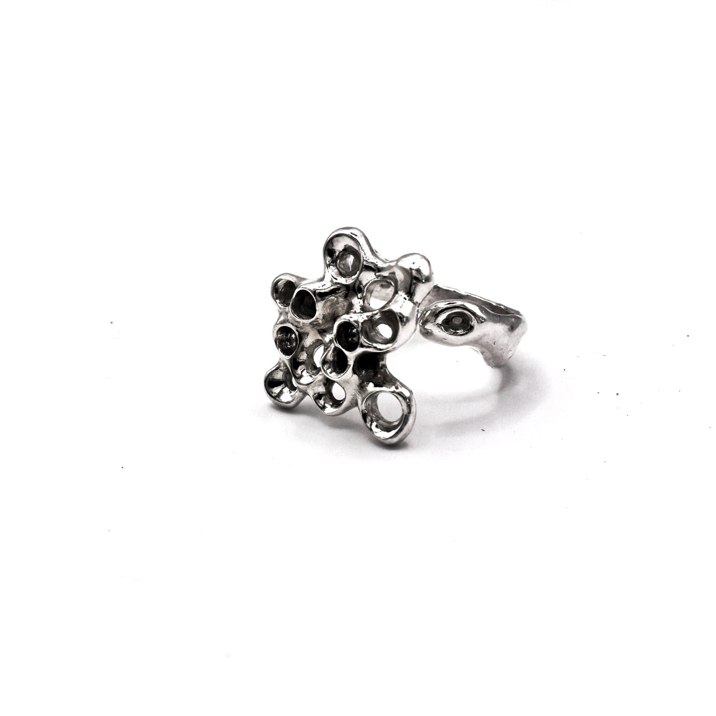 Anillo Raíz Mini en plata reciclada 925, diseño escultural inspirado en percebes, joyería marina de Naturalesa.