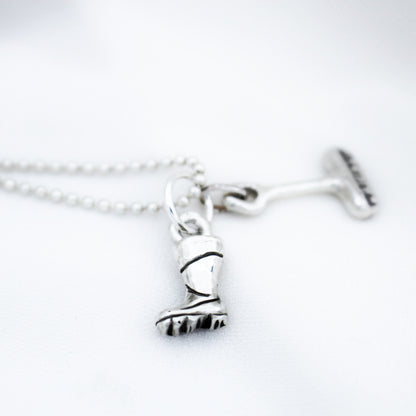 Collar de Plata de Ley 925 con Colgante Solidario