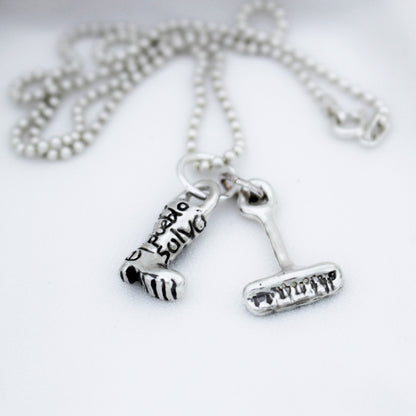 Collar de Plata de Ley 925 con Colgante Solidario