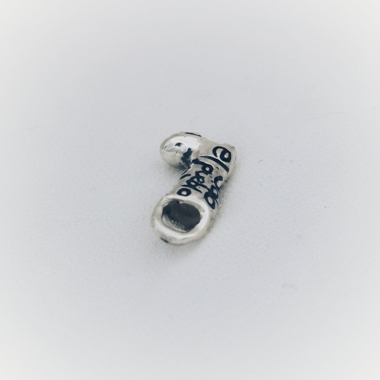 Solidarity Charm Silver 925 Rain Boot with engraved message Solo el Pueblo Salva al Pueblo Colgante. Solidarity initiative to support those in need after the DANA devastation in Spain.