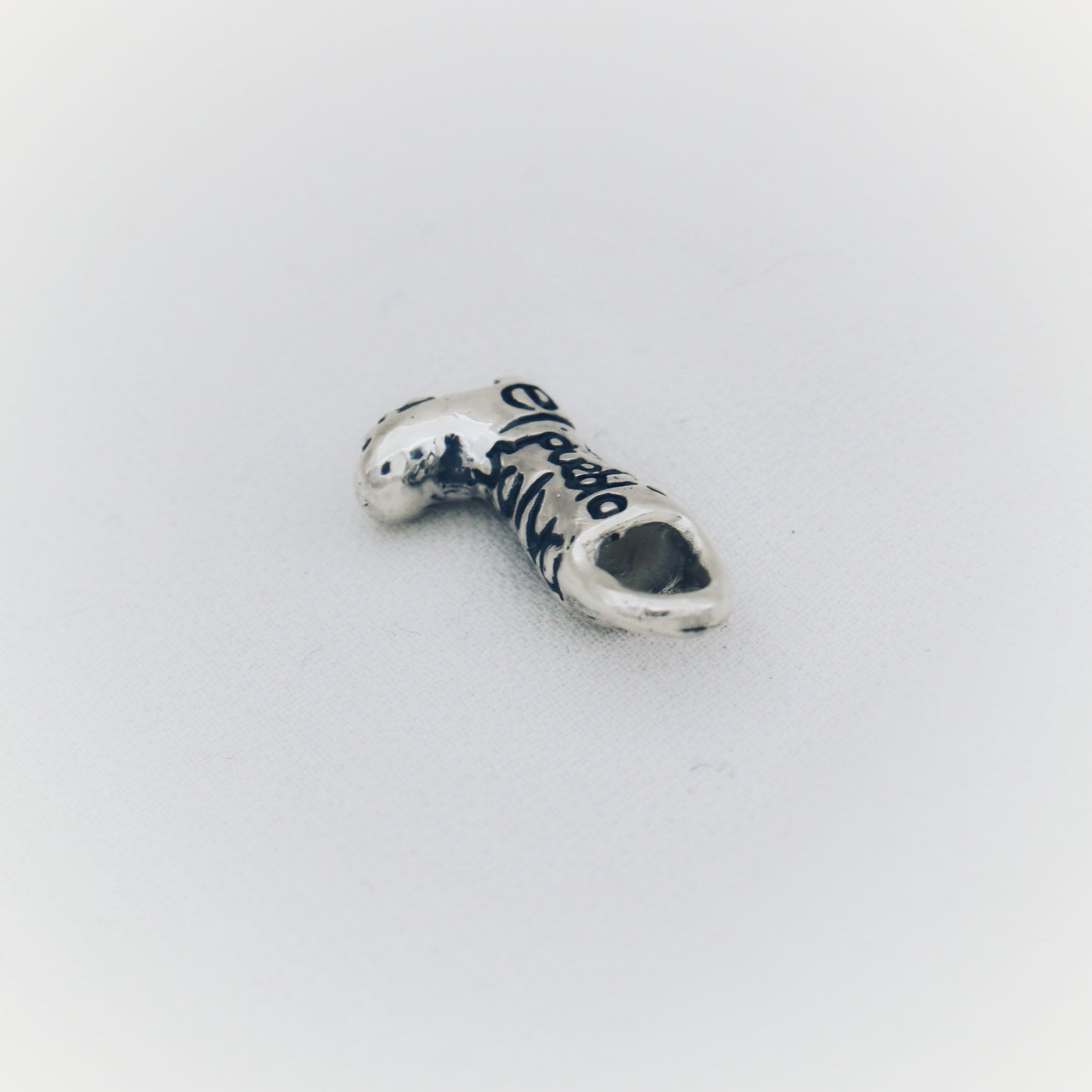 Solidarity Charm Silver 925 Rain Boot with engraved message Solo el Pueblo Salva al Pueblo Colgante. Solidarity initiative to support those in need after the DANA devastation in Spain.