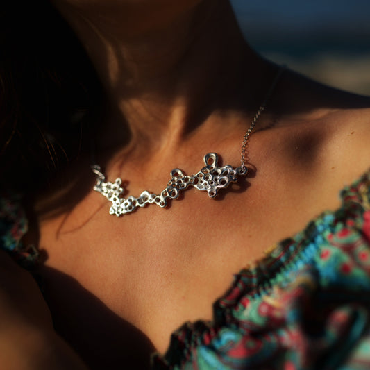 Collar statement Raíz de plata reciclada, joyería inspirada en el mar de Naturalesa